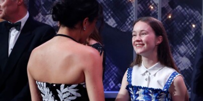 Her møter den norske popstjernen hertuginne Meghan